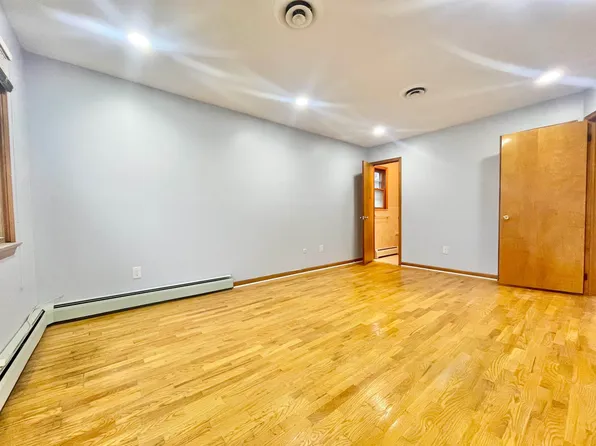 47 Country Village Court image 13 of 17