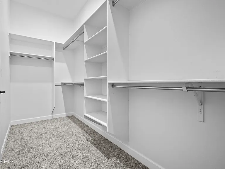 979 Airship Pl — Photo 33