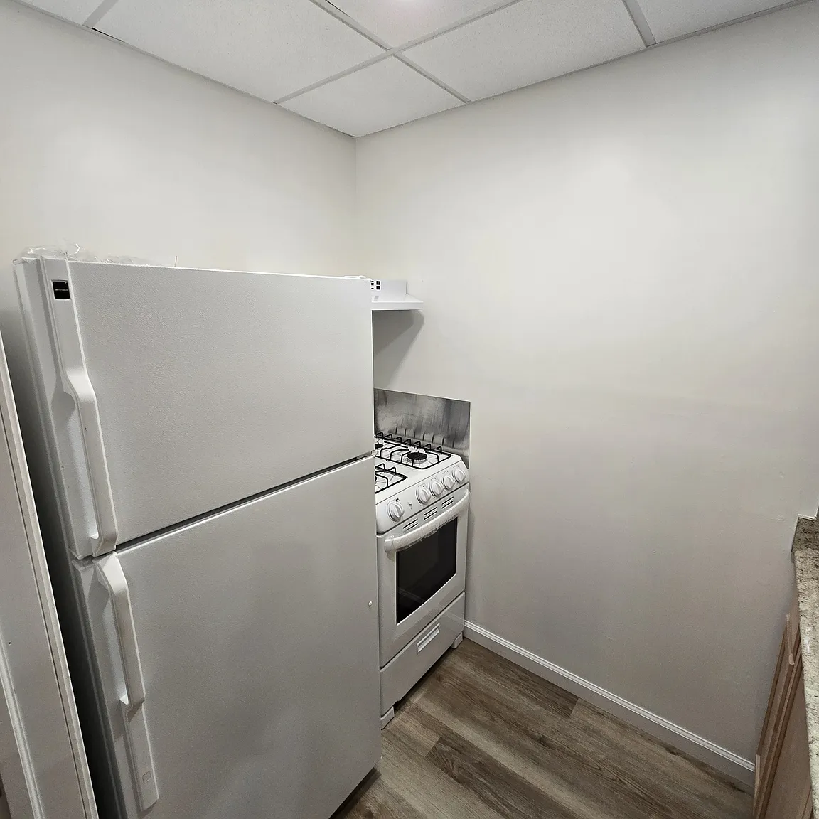 322 Hill St photo 1