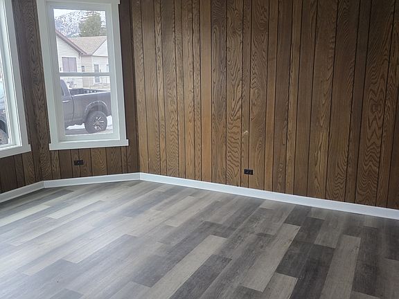 5th image of 720 E Park Ave
