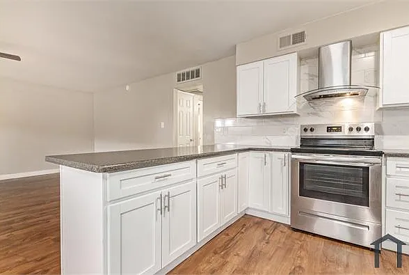 2 bed, 800 sqft, $1,445 — Photo 4