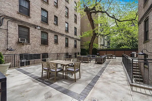 Rented by Monday Morning Management LLC | media 9