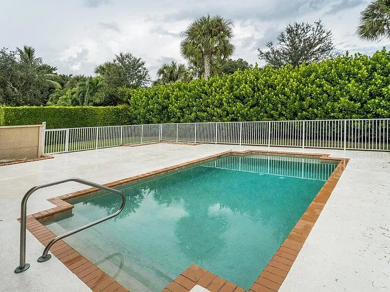15079 Corby Ct — Photo 11