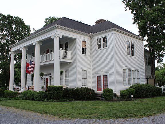 3rd image of 508 E Lane St