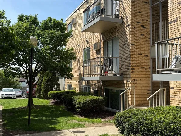 3527 Werk Rd, Cincinnati, OH 45238