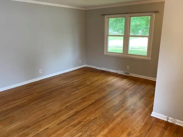 3907 Quebec St, Ames, IA 50014