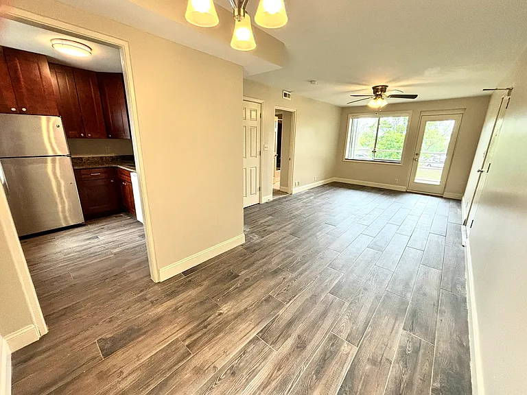 1651 J St #303 — Photo 4