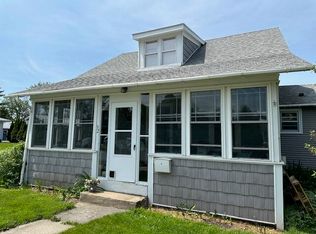 32 Delaware St, Rouses Pt, NY 12979