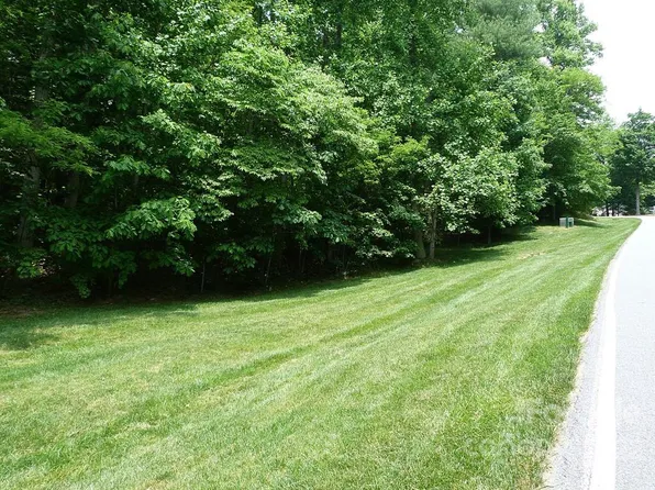 201 Bent Pine Trce #180, Hendersonville, NC 28739