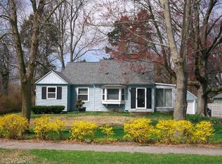 614 Lugers Rd, Holland, MI 49423