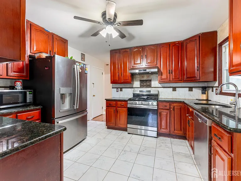 22 Foley Ave — Photo 9