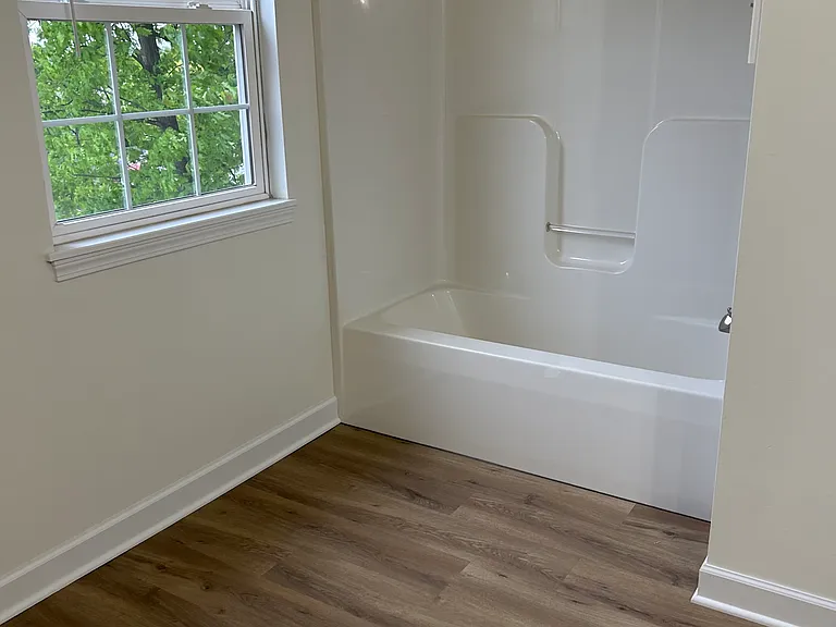 2595 Ellet Ave — Photo 10