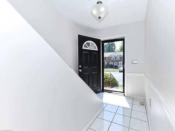 5th image of 3217 C Regents Park Ln