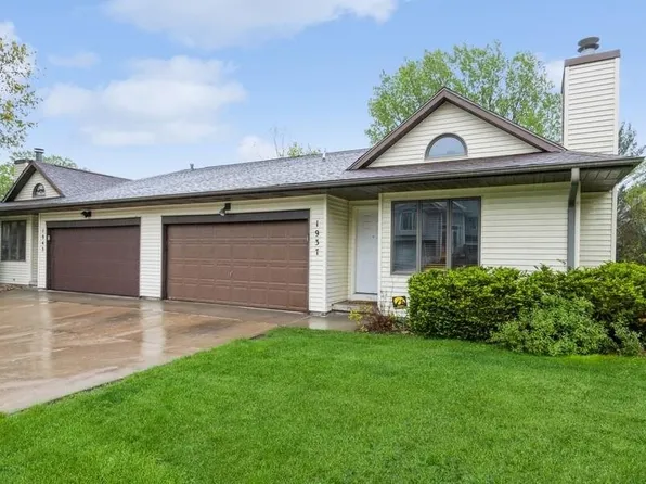 1937 Plaen View Dr, Iowa City, IA 52246