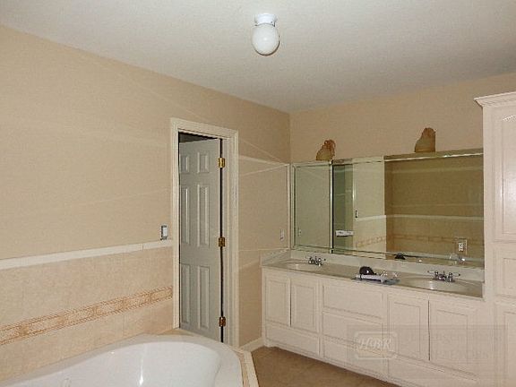 3rd image of 6597 Vista Jardin Cir