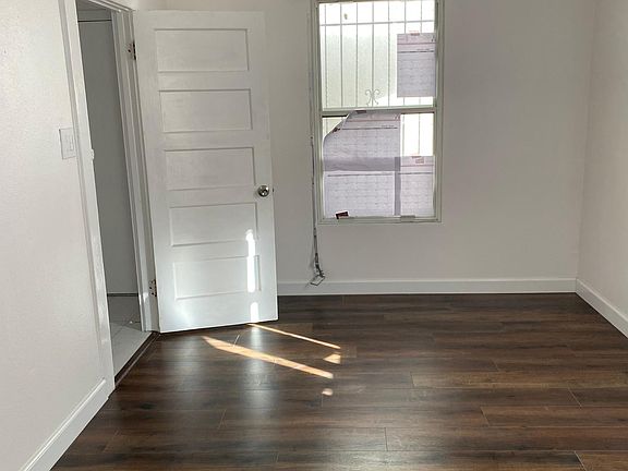 4th image of 10405 S Inglewood Ave
