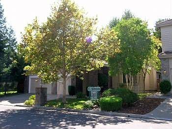 2nd image of 3824 Cottonwood Dr