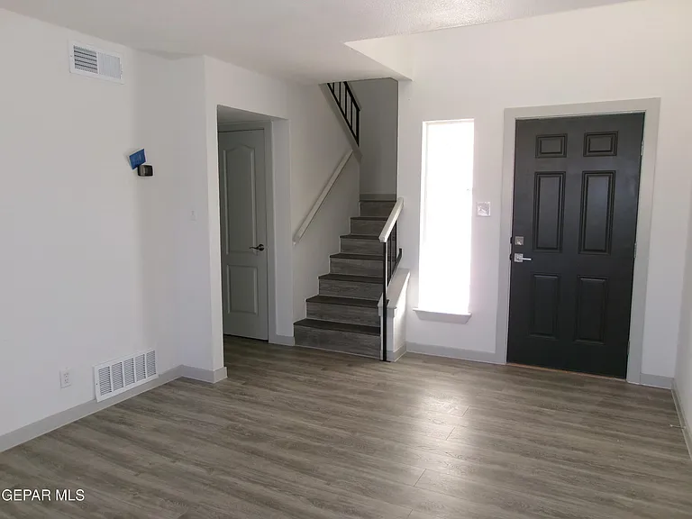 7013 Echo Cliffs Dr — Photo 2