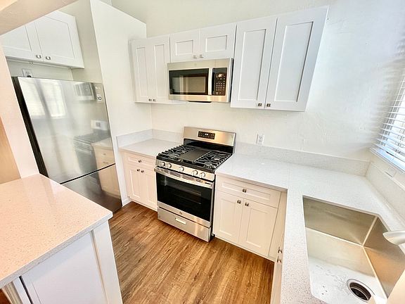2nd image of 849 22nd St Unit 1