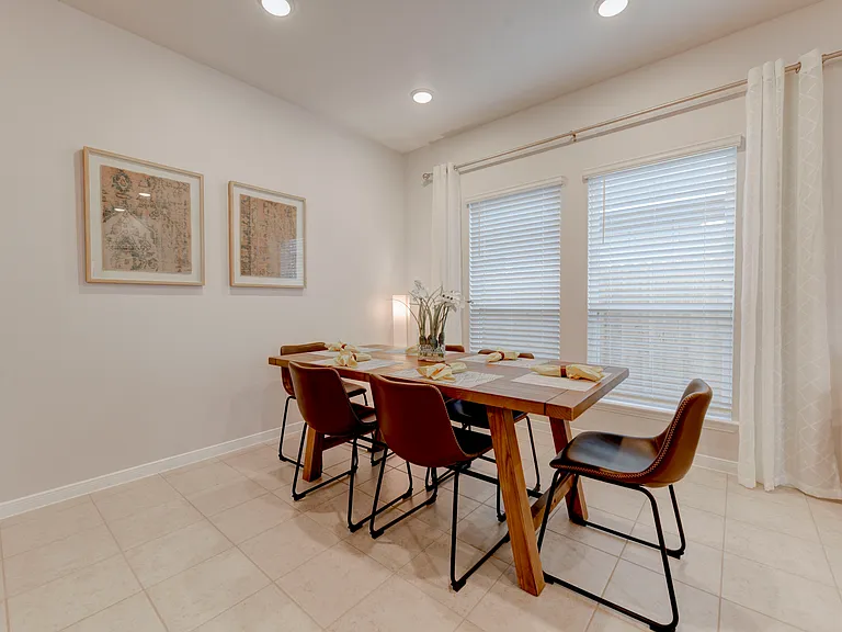 Dining Table (seats 6)