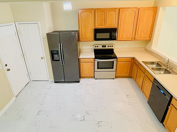 Kitchen-New Procelain Tile