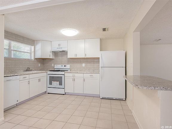 4th image of 917 NW 41st Ave
