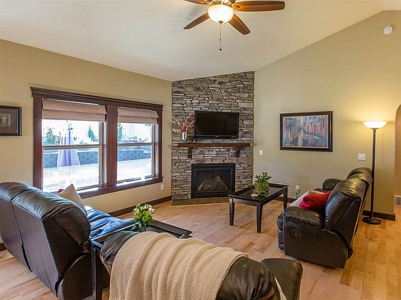 3rd image of 9208 N Seminole Dr