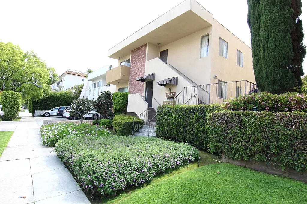 Building Photo - 1825 Glendon Ave #1