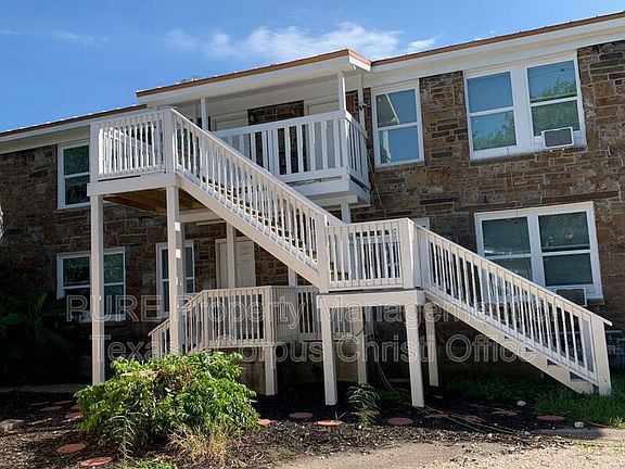 2nd image of 746 Texas Ave Unit 1