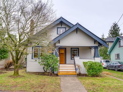 4524 NE Broadway St, Portland, OR, 97213