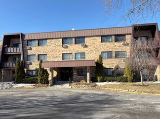 1205 E Hintz Rd Unit 208, Arlington Heights, IL 60004