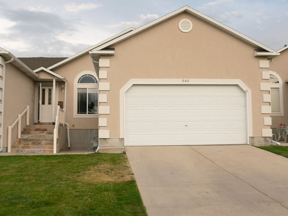 1st image of 686 Greystone Way