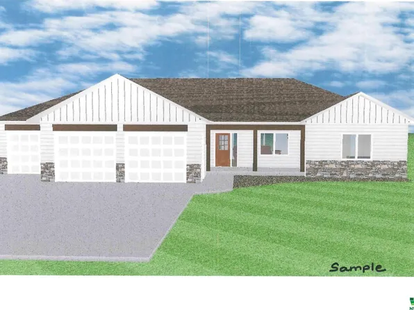 1621 Birch St, Hull, IA 51239