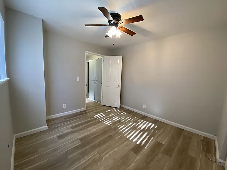 880 Conrad Ct — Photo 6