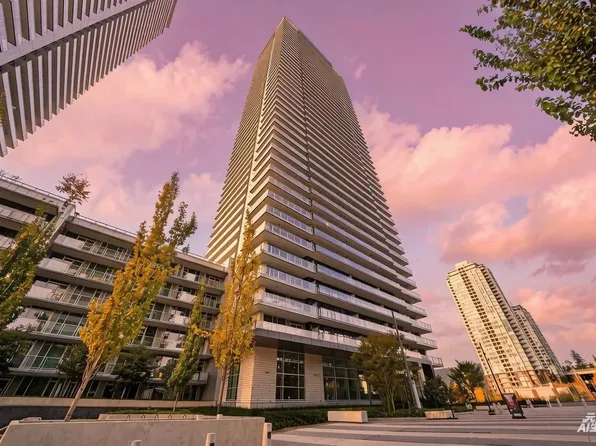 3809 Evergreen Pl #801, Burnaby, BC V3J 0M1