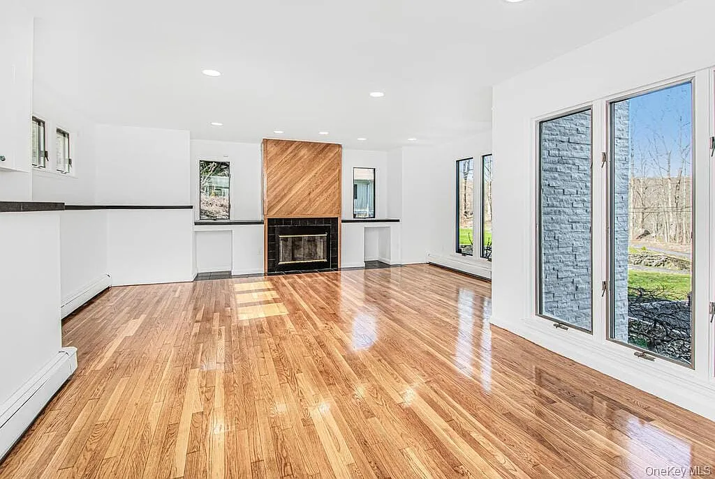 3 bed, 2.5 bath, 2500 sqft, $7,250 — Photo 4