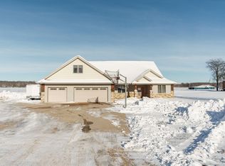 9304 N Clear Lake Rd, Milton, WI 53563