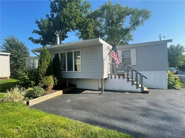 34 Elderberry Cir, Rochester, NY 14625