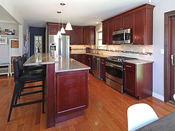 2nd image of 78 Trafford St
