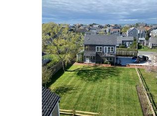 4 E Lincoln Ave, Nantucket, MA 02554