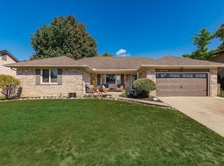 2424 Parkview Dr, Grove City, OH 43123