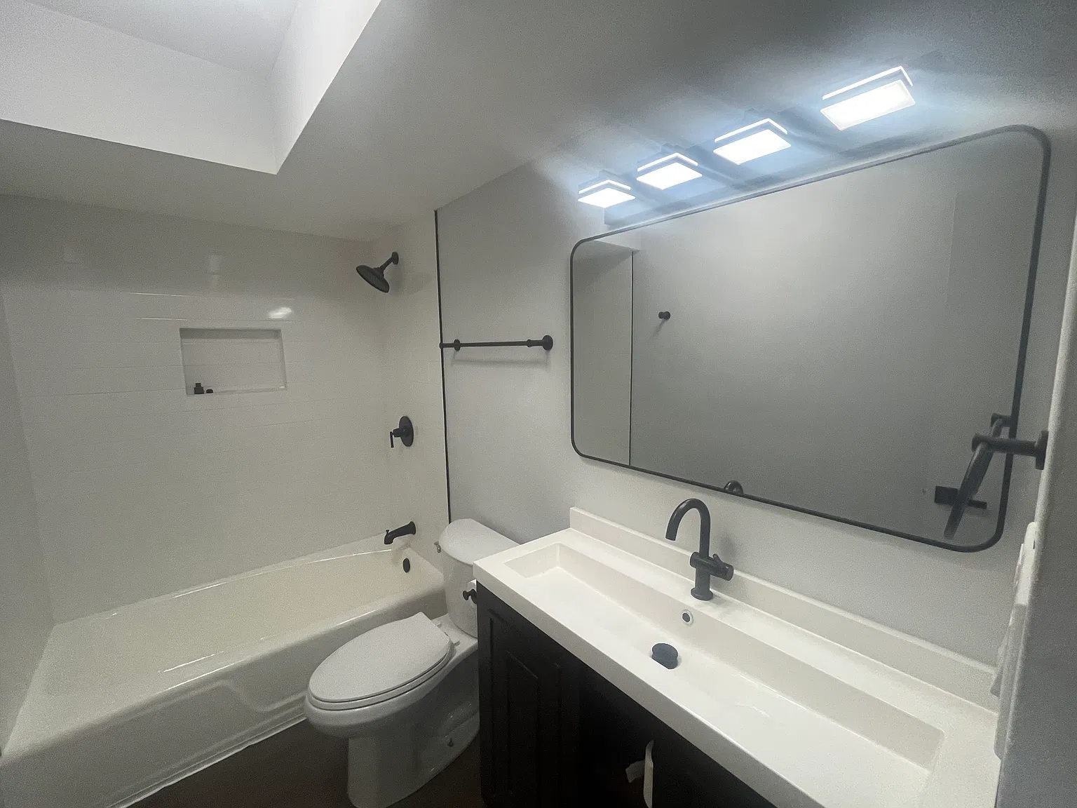 2 bed, 1000 sqft, $1,750 — Photo 4