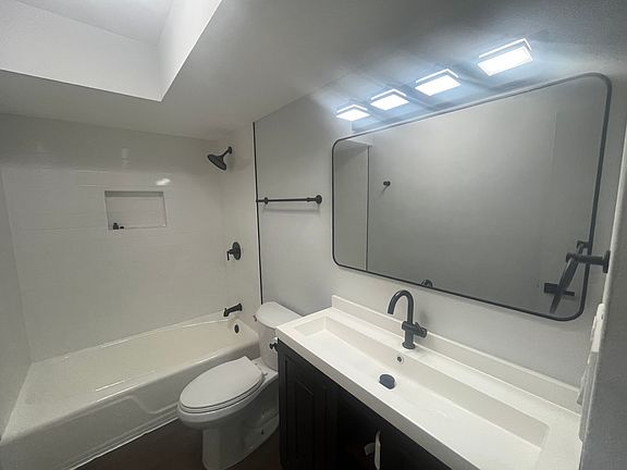 4th image of 6028 S Archer Rd APT 6