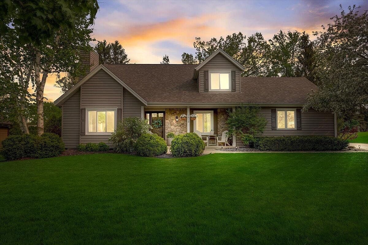2818 Burton DRIVE, Waukesha, WI 53188 Zillow
