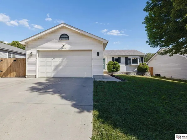 1320 Patterson Dr, Lincoln, NE 68522