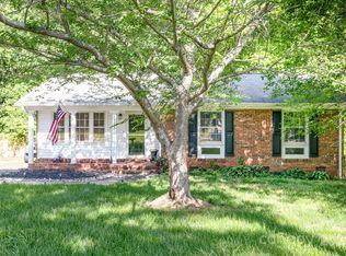 1115 Grovewood Dr, Charlotte, NC 28208