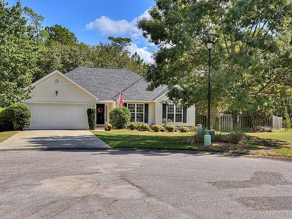 2nd image of 1392 Watsonia Dr