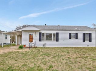 904 SE 3rd St, Newton, KS 67114