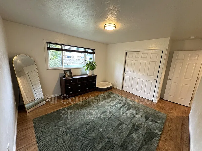 4 bed, 2.0 bath, 1632 sqft, $2,200 — Photo 3
