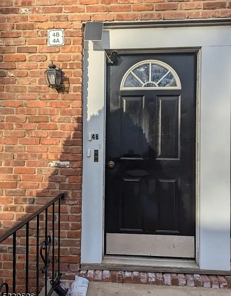 11 Dartmouth Ave #4A — Photo 1